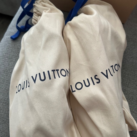 Louis Vuitton sneakers - Picture 3 of 10